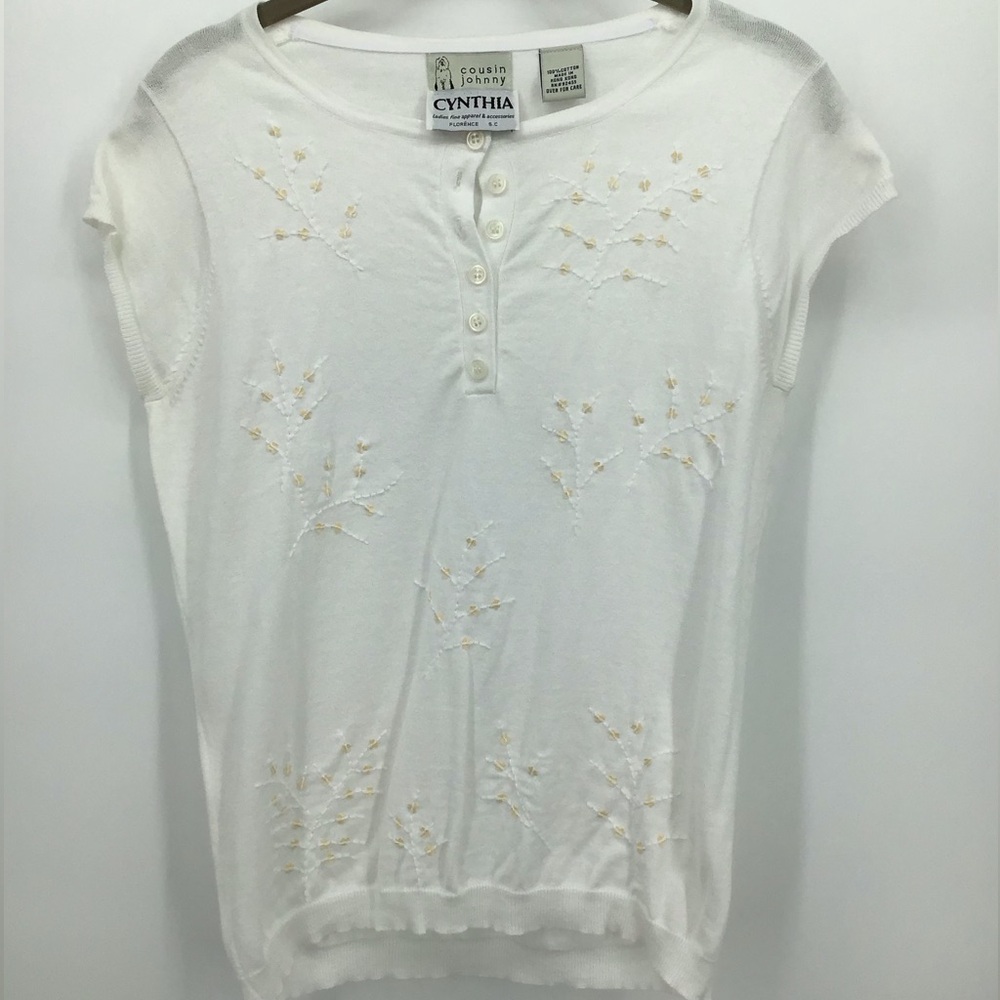 Cousin Johnny lightweight sweater style top. Size medium.